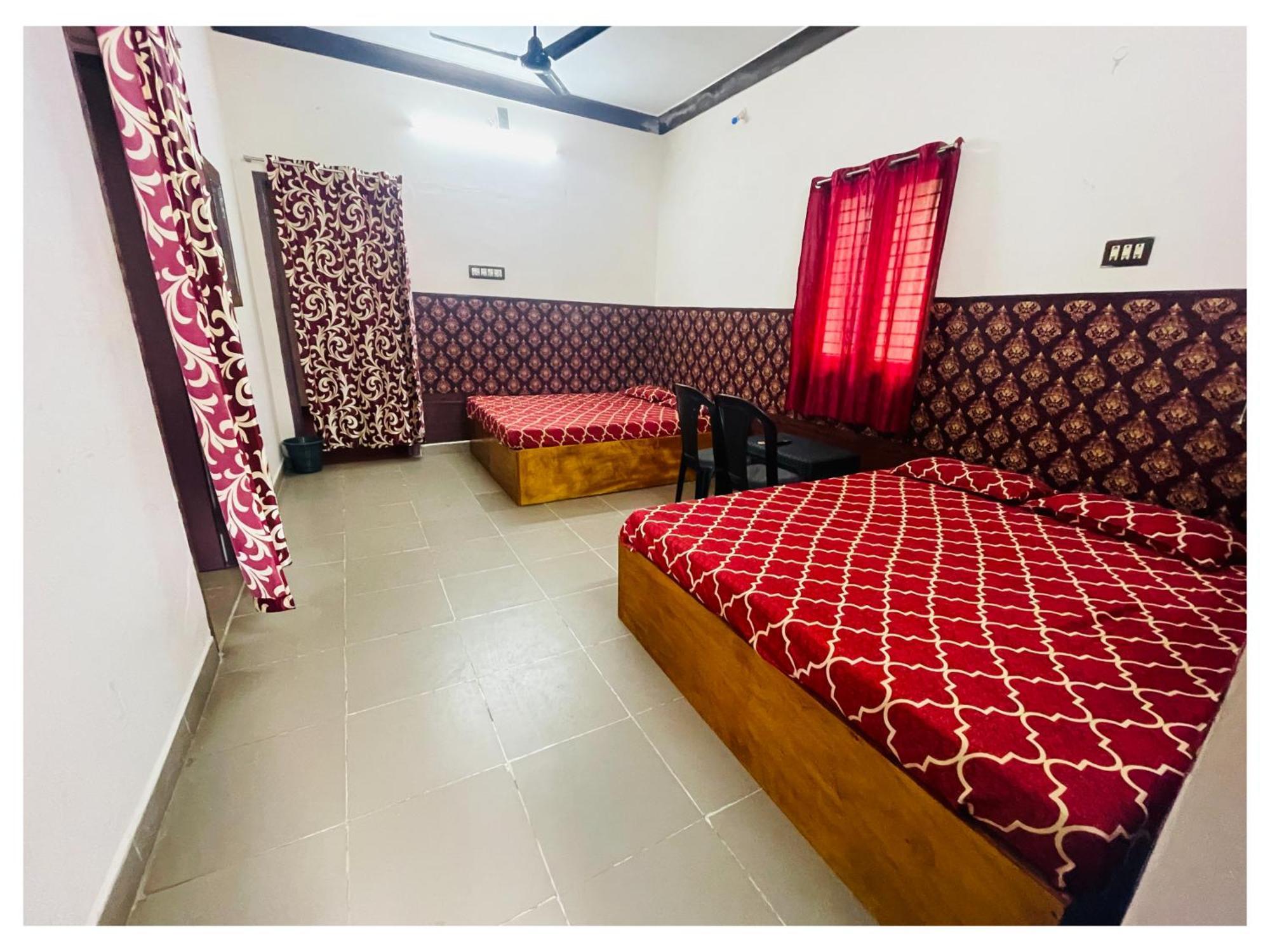 Thirunallar S A Residency Tirunallar Exterior photo