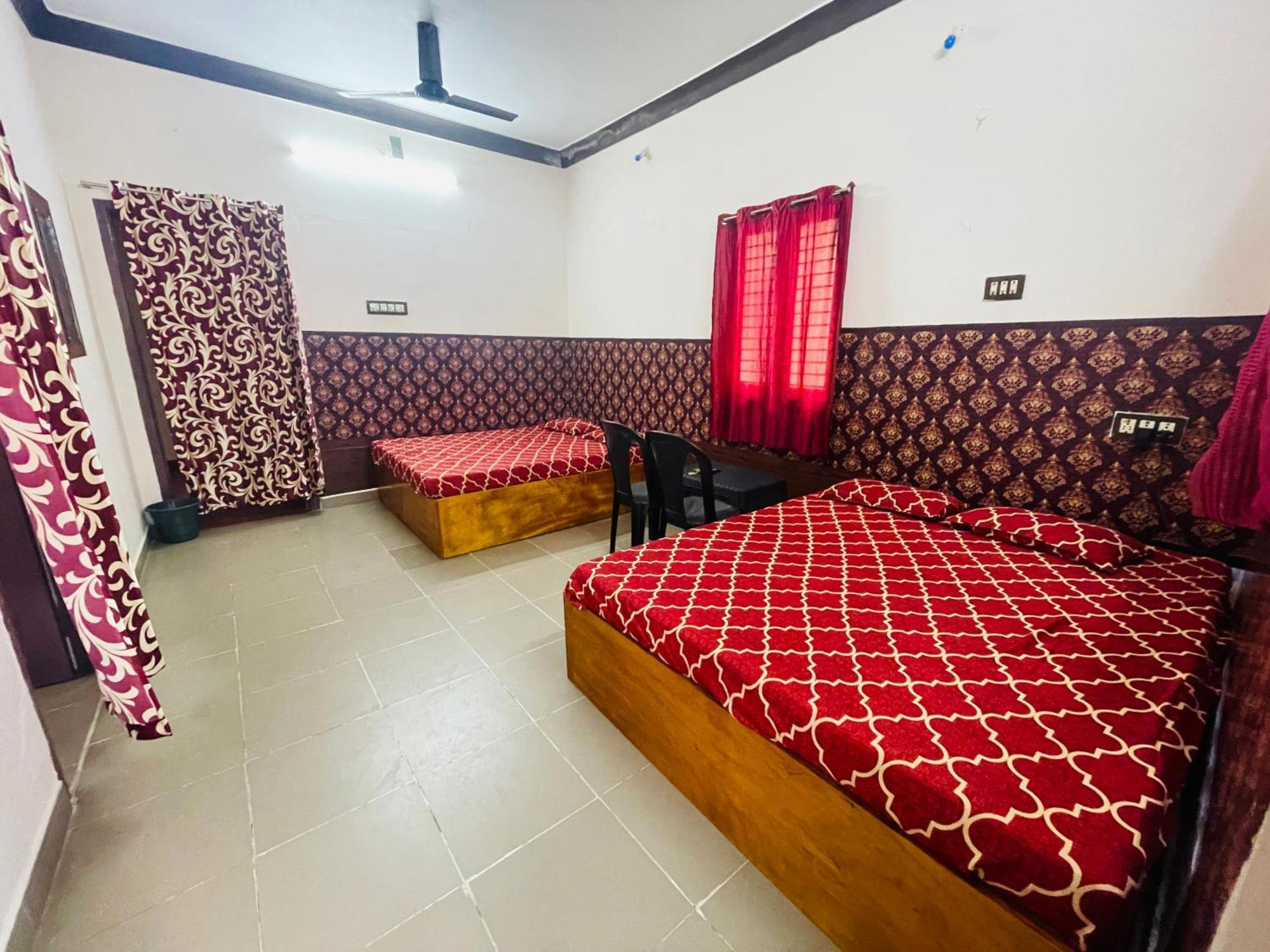 Thirunallar S A Residency Tirunallar Exterior photo