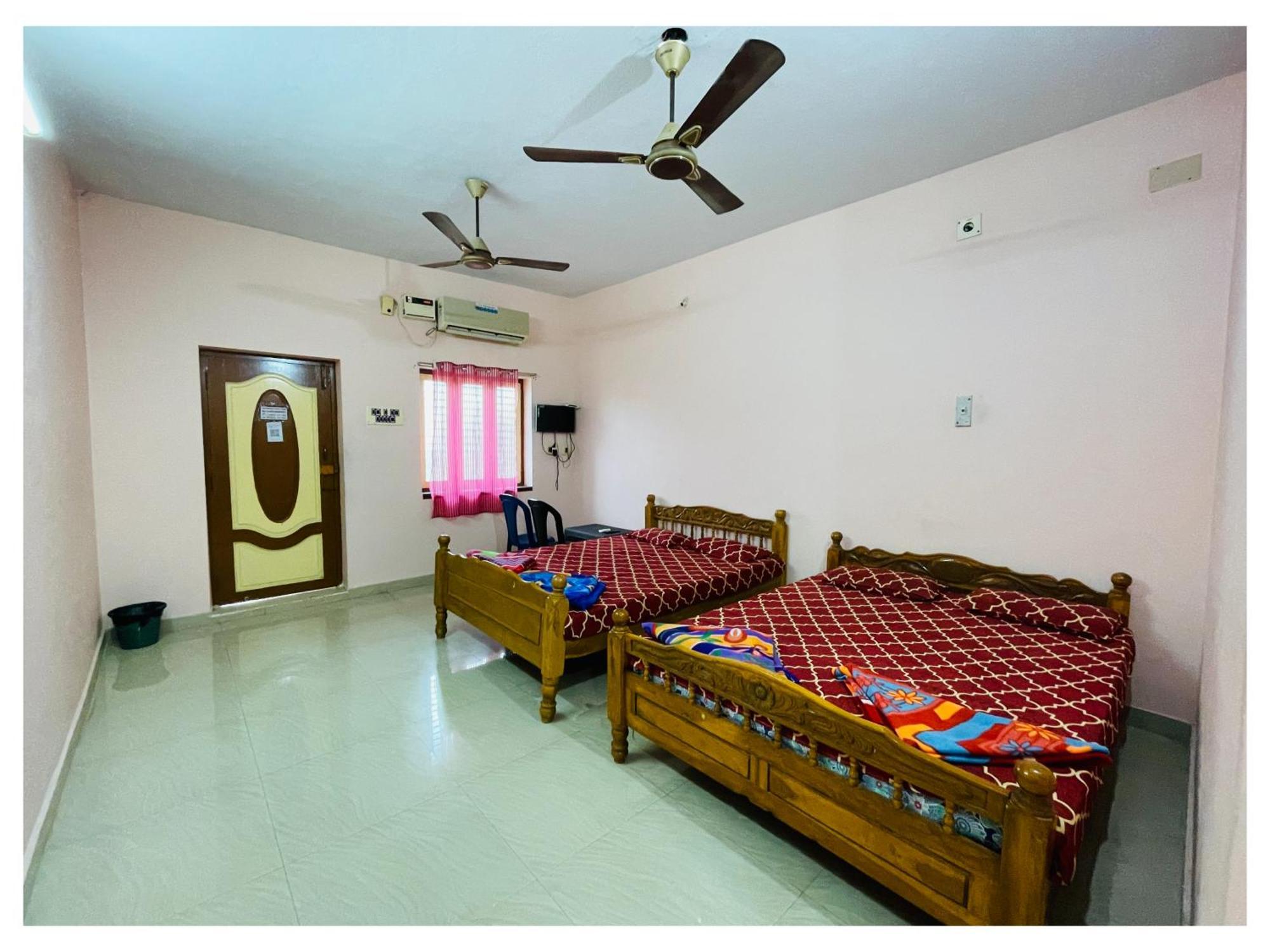Thirunallar S A Residency Tirunallar Exterior photo