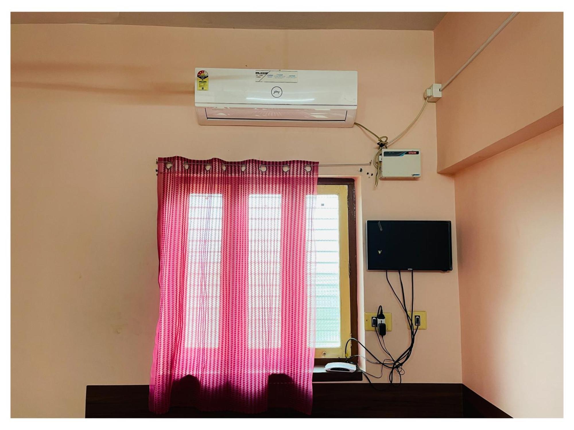 Thirunallar S A Residency Tirunallar Exterior photo