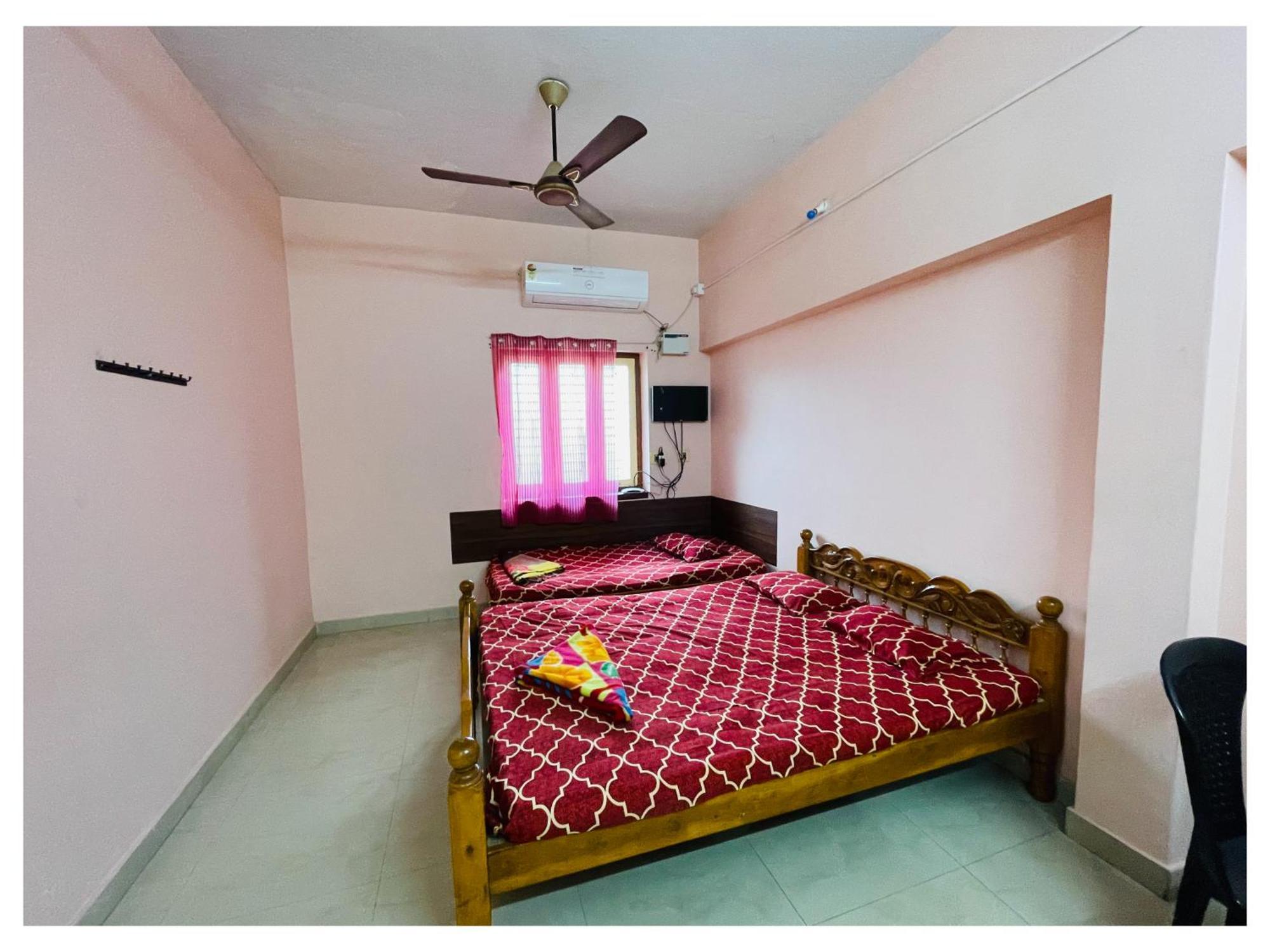 Thirunallar S A Residency Tirunallar Exterior photo