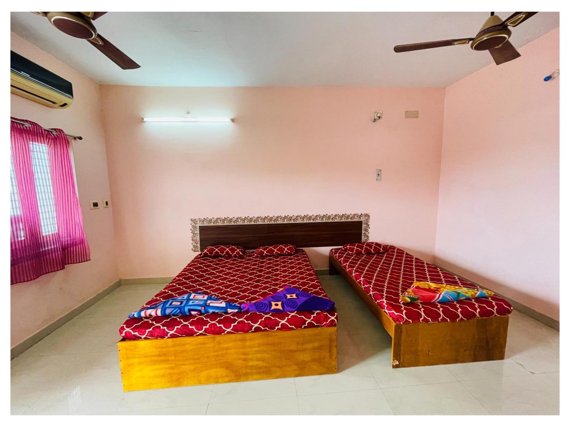 Thirunallar S A Residency Tirunallar Exterior photo